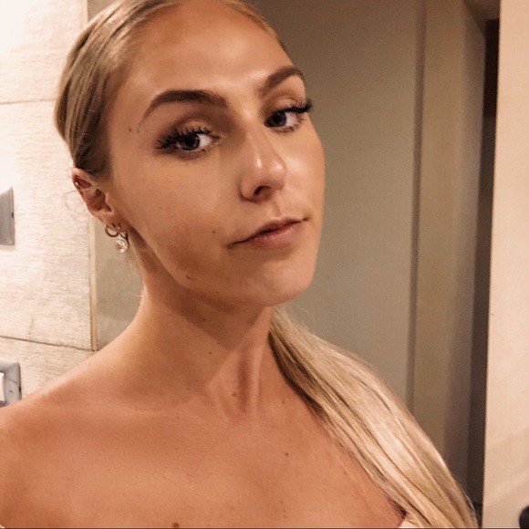 Meet your Posher, Leah - Picture 1 of 1